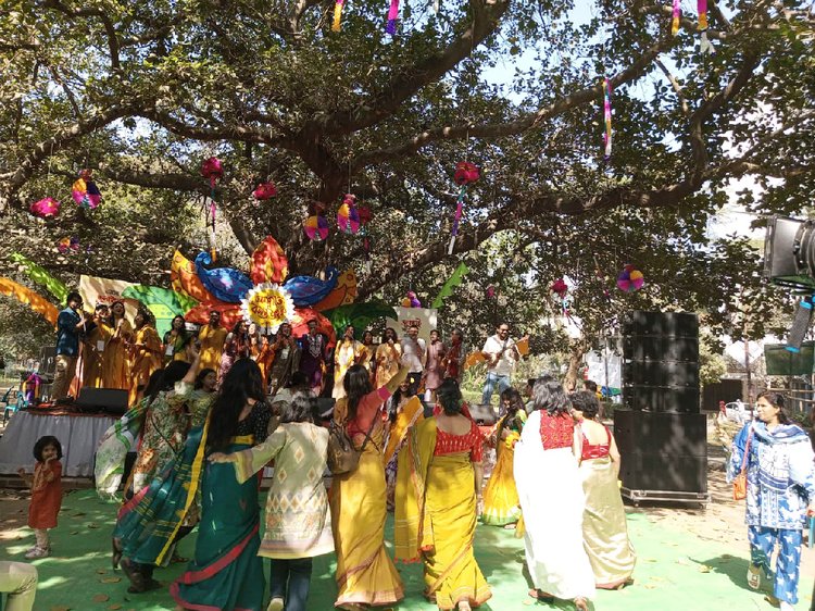 বর্ণিল বসন্ত উৎসব ঢাকা বিশ্ববিদ্যালয়ে